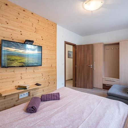 Apartment Anna Chopok, 1 110 M, Highest In Central Europe, On A Hiking Trail To Dumbier Demanovska Dolina Bagian luar foto