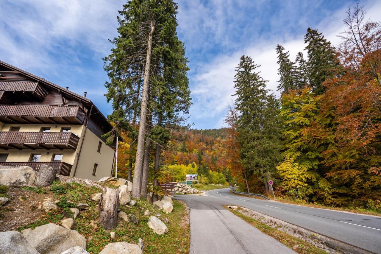 Apartment Anna Chopok, 1 110 M, Highest In Central Europe, On A Hiking Trail To Dumbier Demanovska Dolina Bagian luar foto